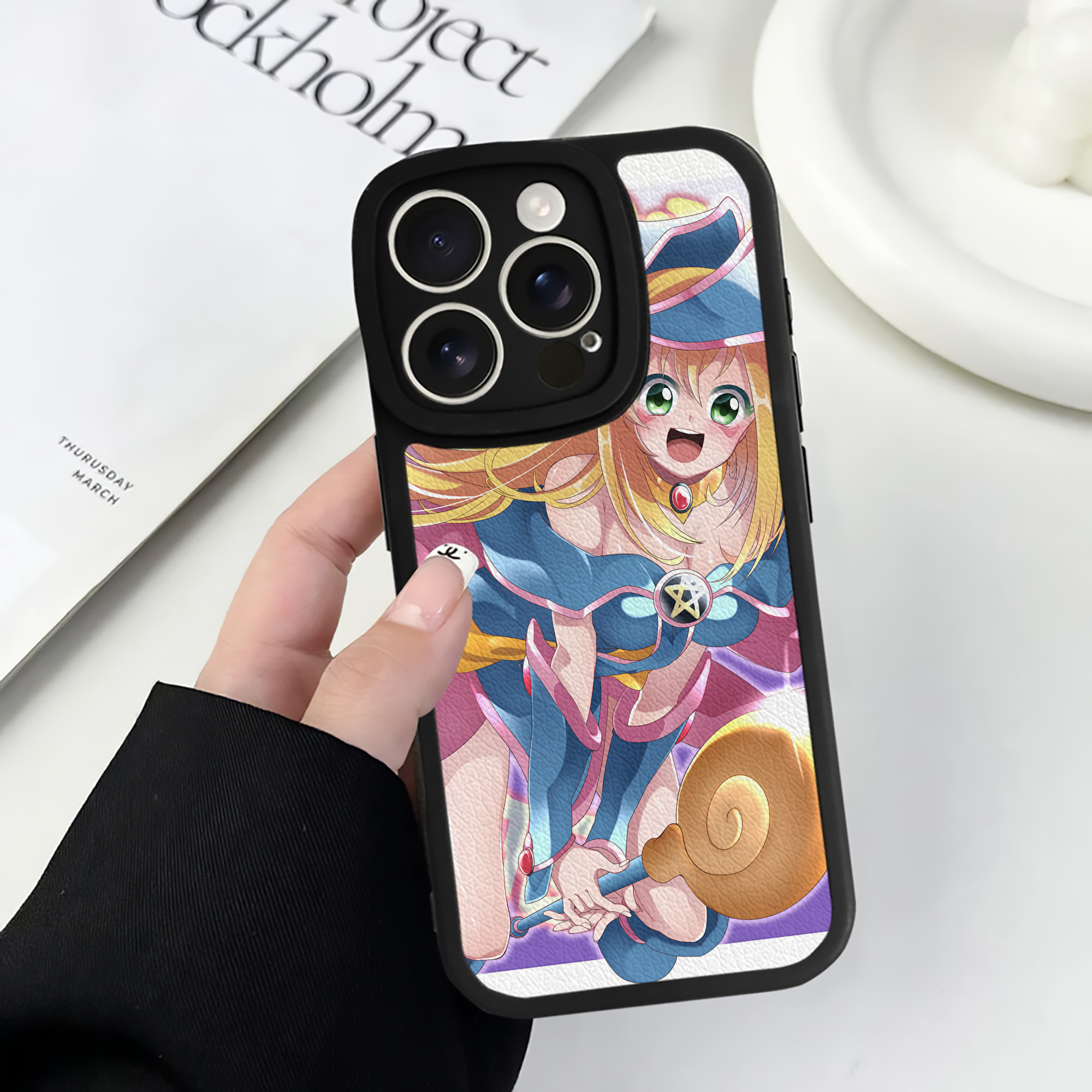 （画像用） 遊☆戯☆王 Yu-Gi-Oh! 【iPhone 16シリーズ対応】シリコンスマホケース（レザー調） 材質：シリコン